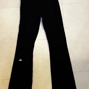 ALO Yoga Black Leggings.